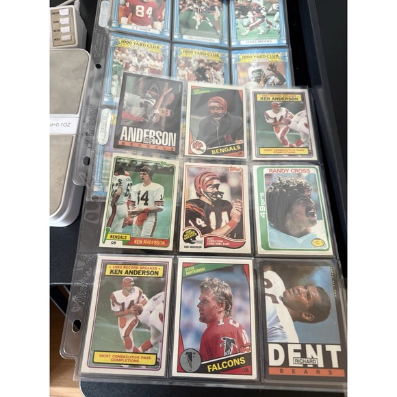 18 Football Trading Cards In. Sleeves. 3973. Vintage - Picture 1 of 3